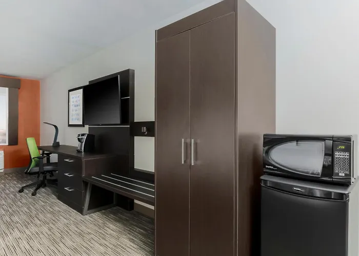 Express & Chicago O'hare Airport By Ihg Hotel Des Plaines
