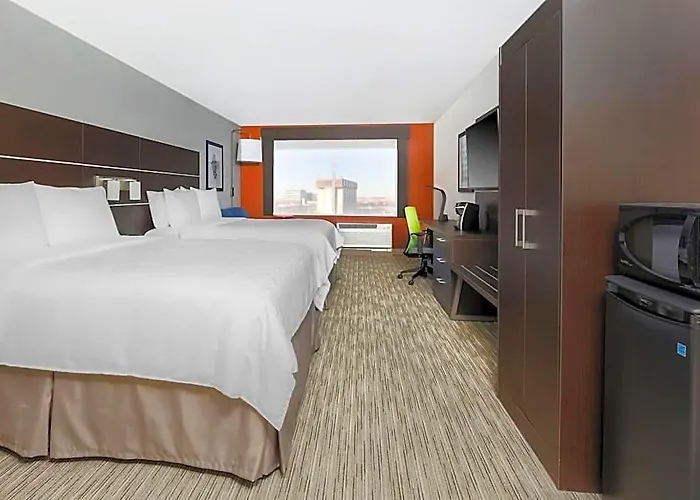 Express & Chicago O'hare Airport By Ihg Hotel