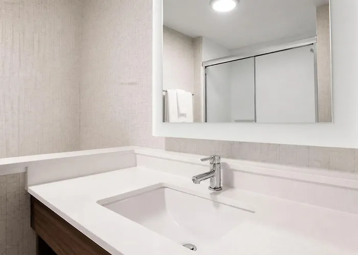 Express & Chicago O'hare Airport By Ihg